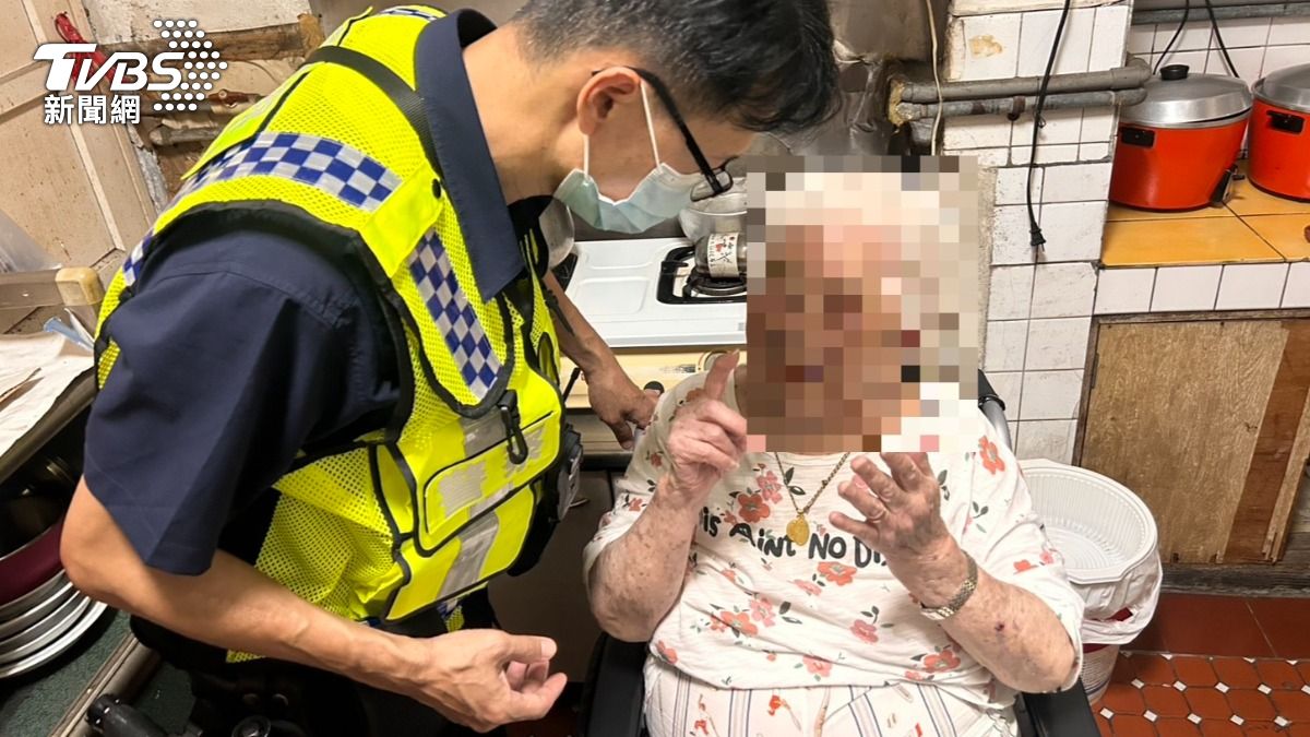 高嬤紅著眼眶，顫抖傾訴「我四個孩子通通死了，最後一個今年5月也走了」。（圖／TVBS）