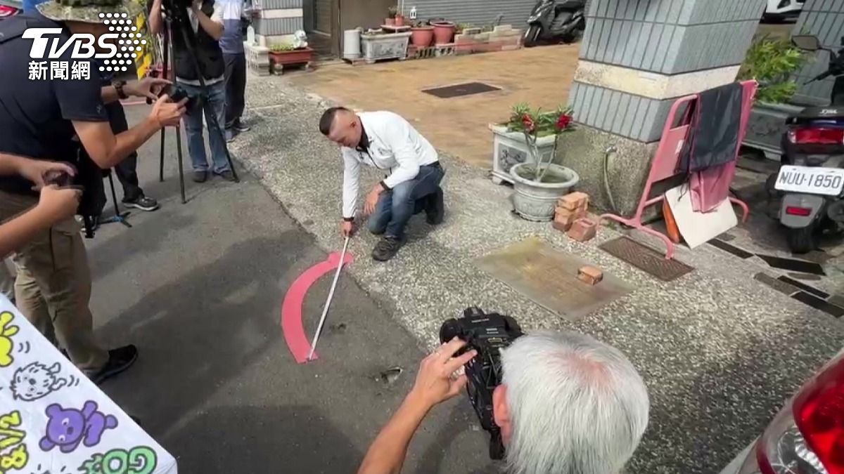 轉彎1公尺紅線惹議 大里區公所:非我們畫的。(圖/TVBS)
