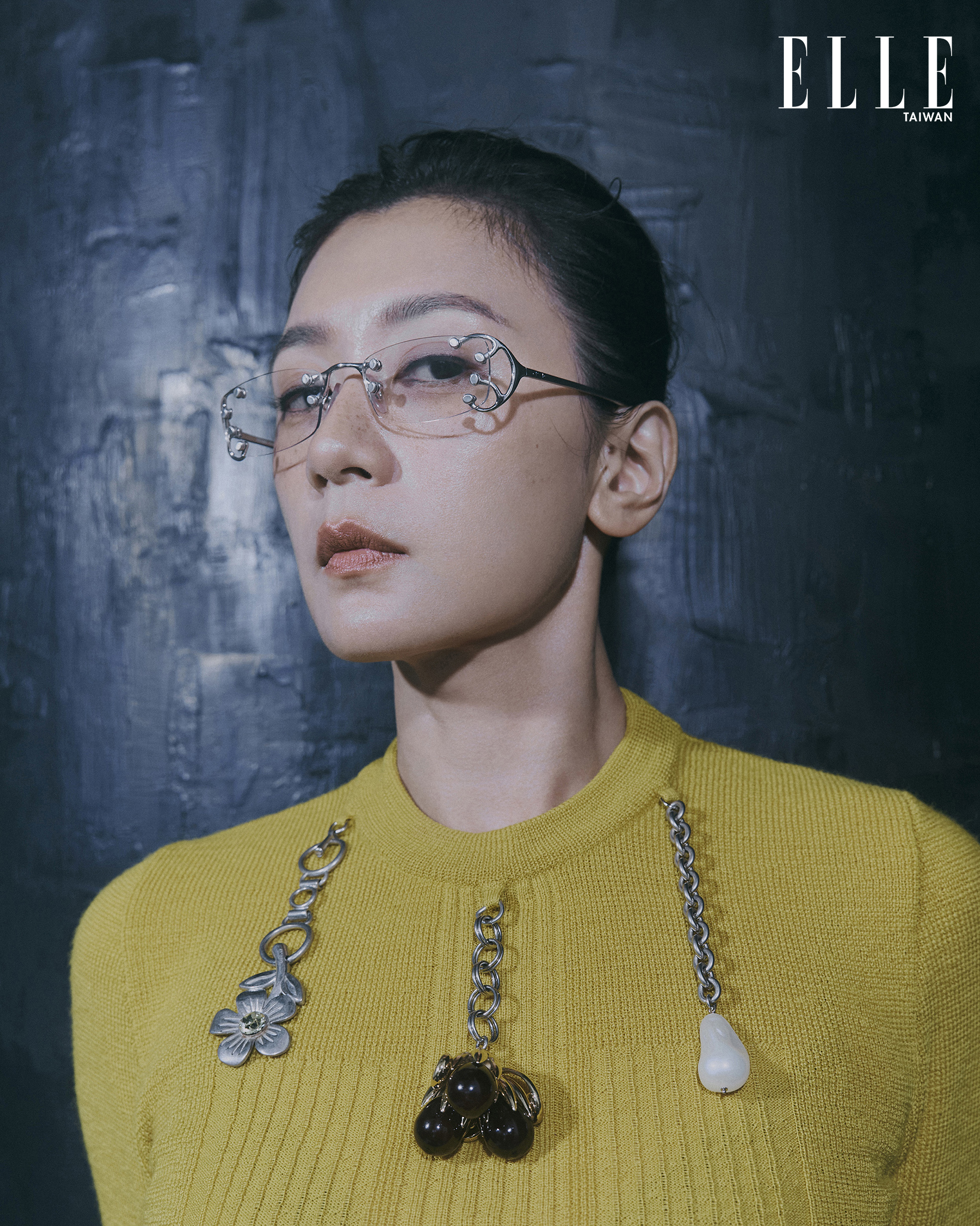 賈靜雯年過半百，越活越清晰。（圖／《ELLE》提供）