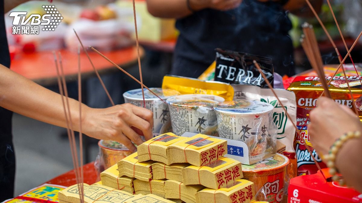 中元普渡將至!「4大原則」避食安危機 醫:供品不當恐釀中毒