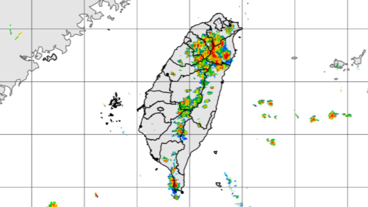 天氣/雙北國家警報響了!15縣市大雨特報 一路下到入夜