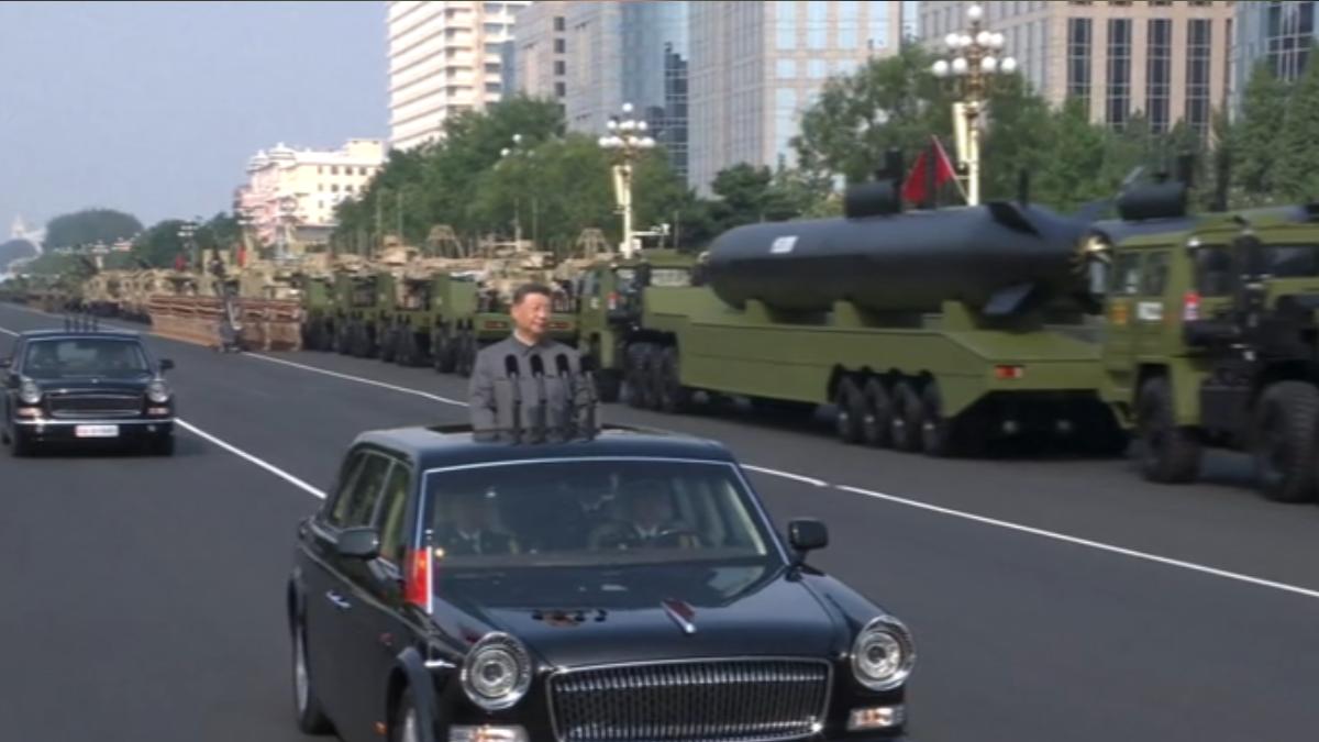 大陸抗戰80周年閱兵，多款尖端武器亮相引發國際關注。（圖／大陸央視）