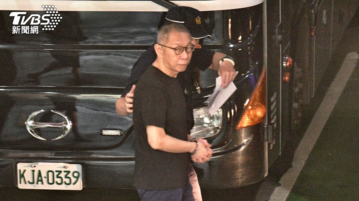 小草籲主席位還給柯文哲? 民眾黨駁:沒這種見縫插針的話