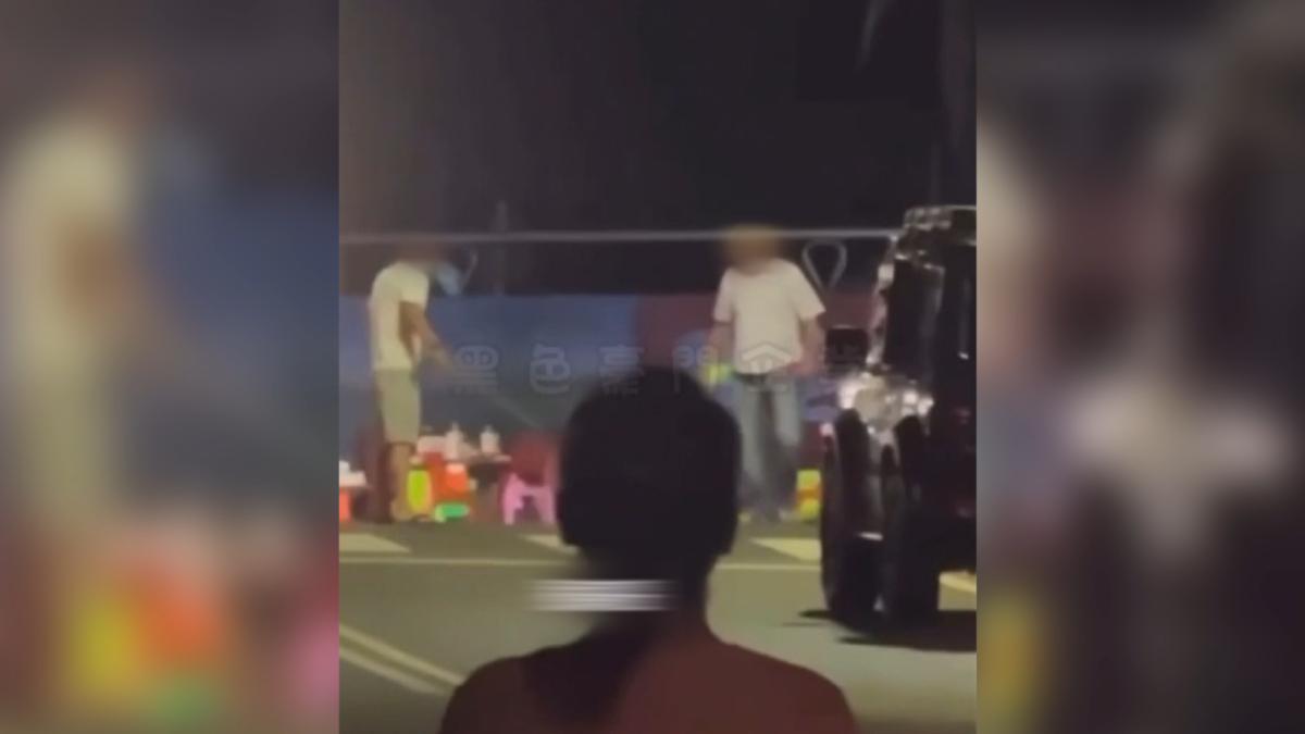 台東成功鎮民代表的兒子,因機車太吵被指責,憤而打人砸店。(圖/翻攝黑色豪門企業)