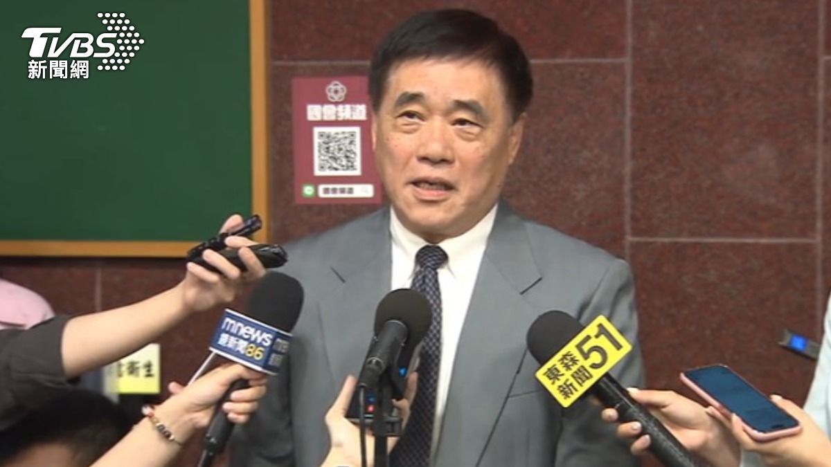 昔日曾嗆柯文哲禁不起檢驗，如今郝龍斌在臉書聲援柯文哲。（圖／TVBS)