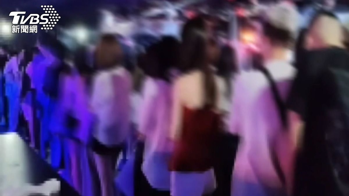 南投查詐騙揭毒趴!桃園舞廳見「越南幫」 314人全尿檢。(圖/警方提供)