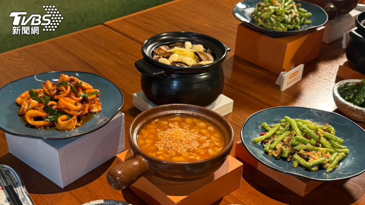 真珠跟林昀儒聯名料理，小林同學透露蒸蛋是自己的幸運物。（圖／TVBS）