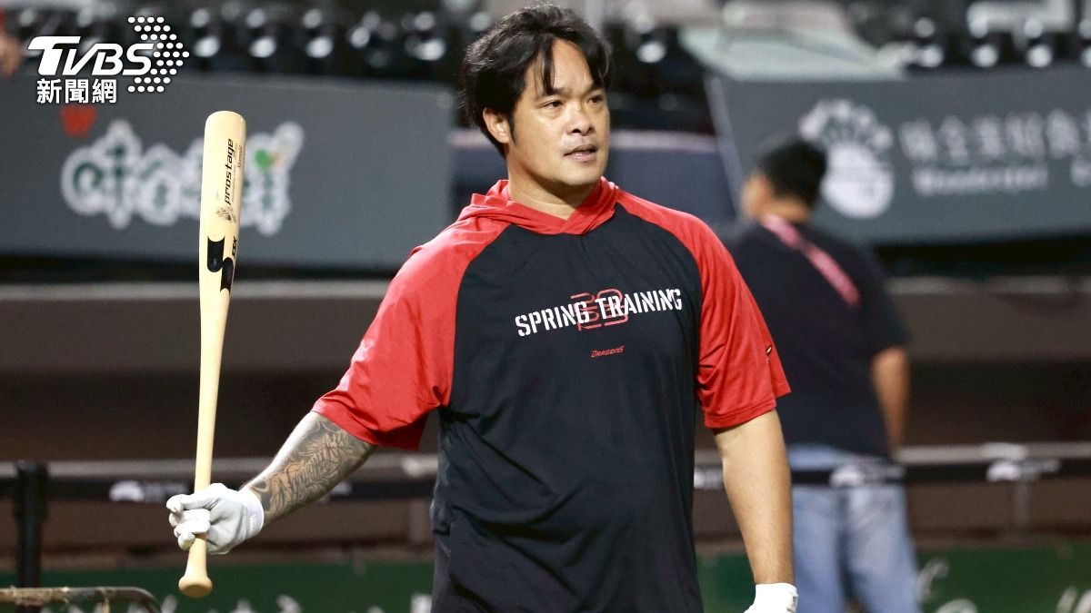 林智勝今日早早來到大巨蛋球場熱身,並表示這幾天睡得很好。(圖/華子琛攝)
