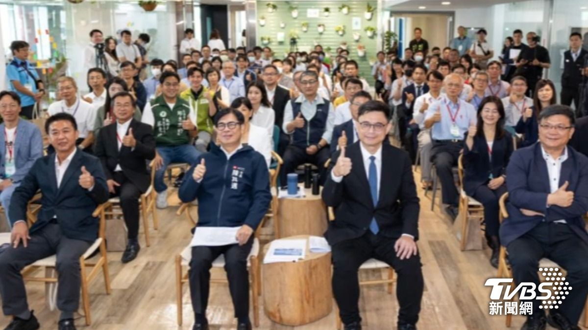 賴瑞隆和陳其邁與許智傑(圖/TVBS資料畫面)