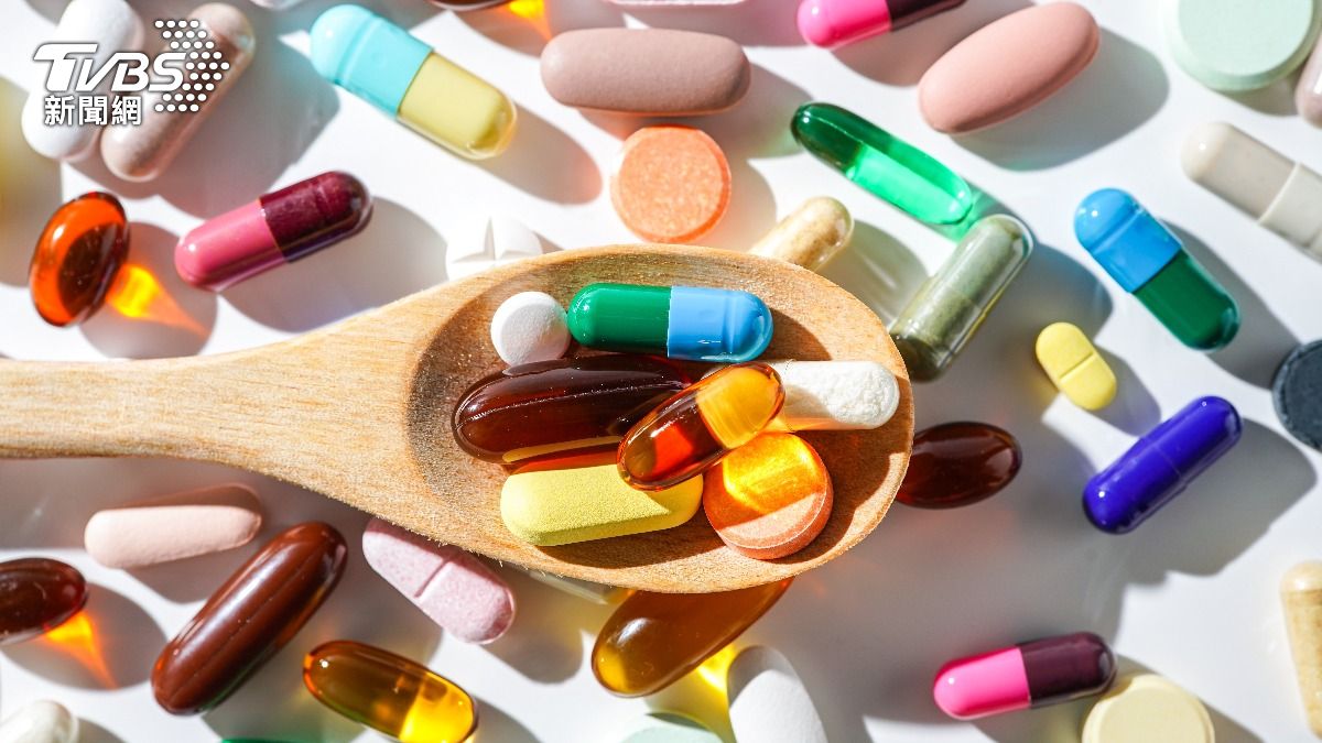 這些保健品別一起吞!營養師曝「益生菌被殺光」 最佳組合一次看