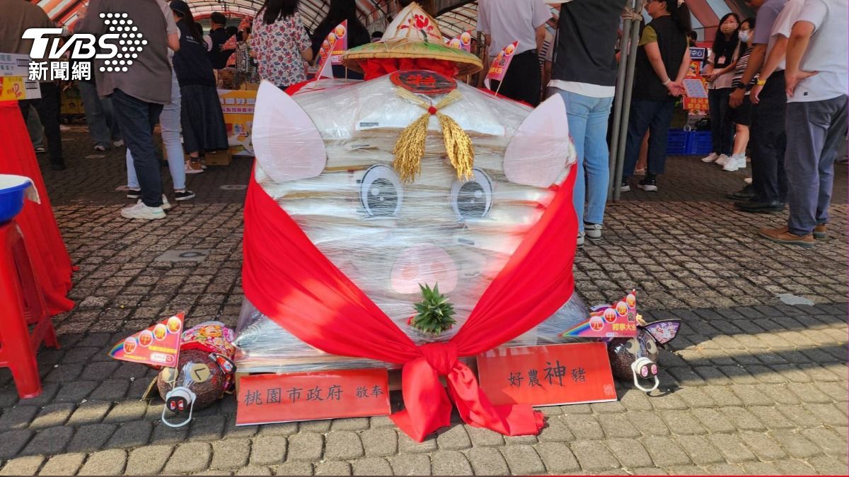 中元節進化！白米化身暖心巨豬　普渡後變成愛心糧食