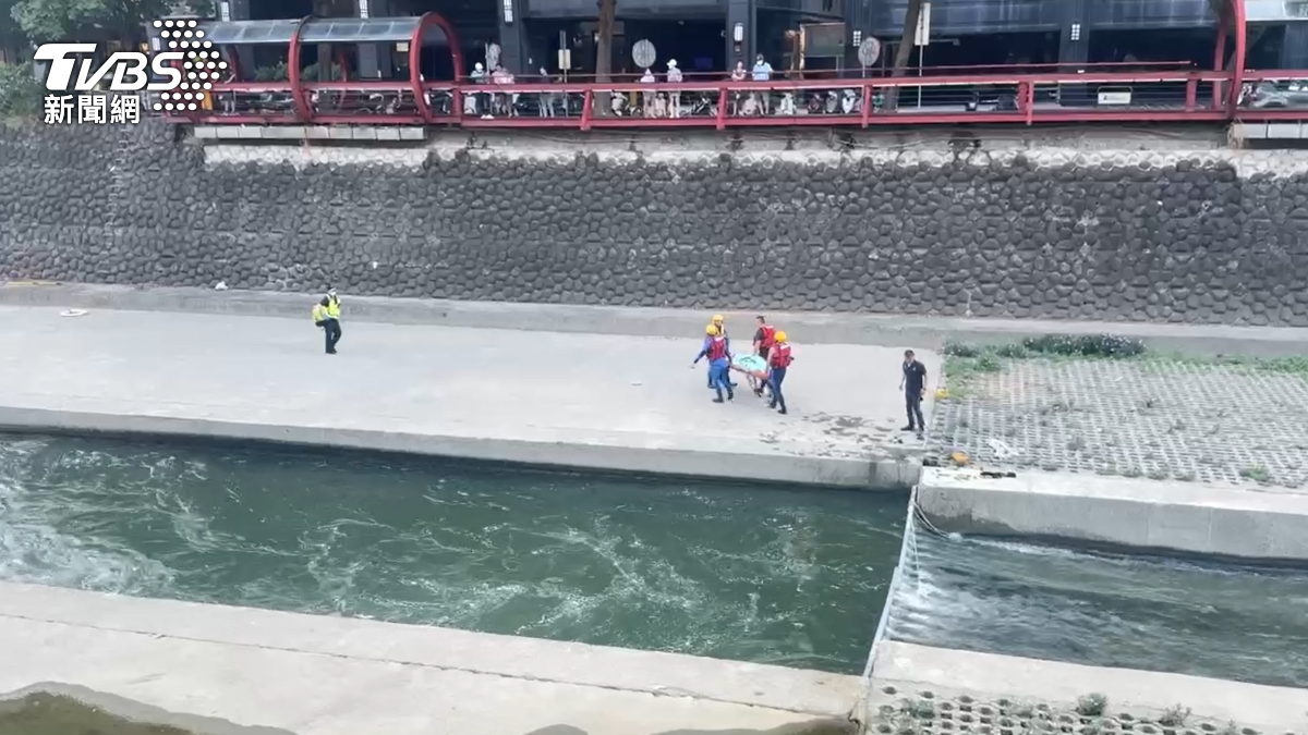 快訊/台中25歲女墜橋漂流1小時 打撈上岸搶救無效身亡