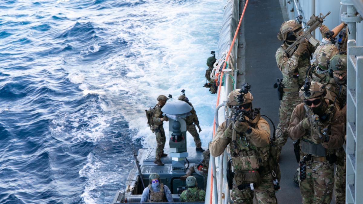 美軍昔日演習畫面。（圖／翻攝Ｘ@USNavy）
