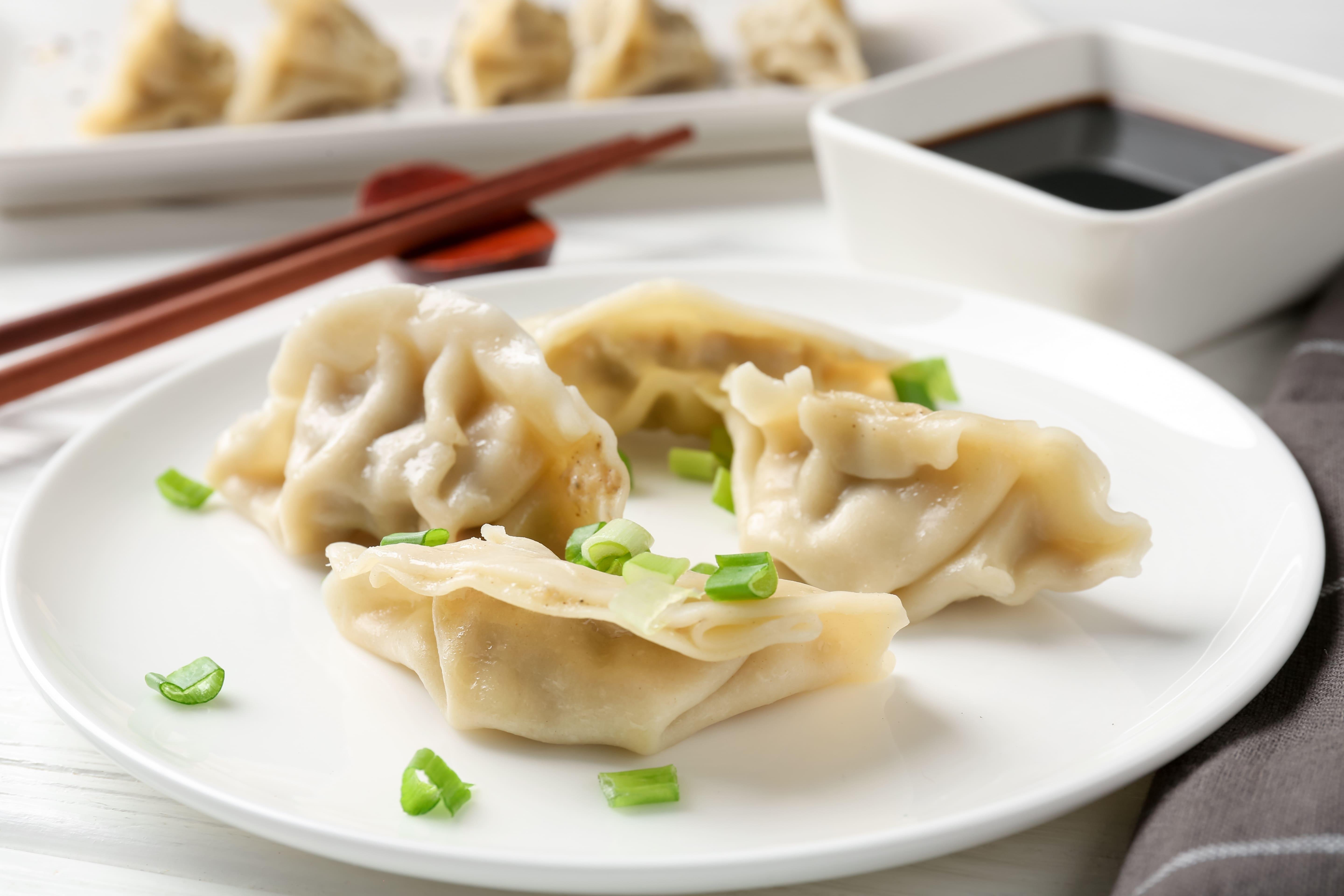 水餃減重法關鍵在定量和進食速度，固定8顆細嚼慢嚥。（示意圖／shutterstock達志影像） 