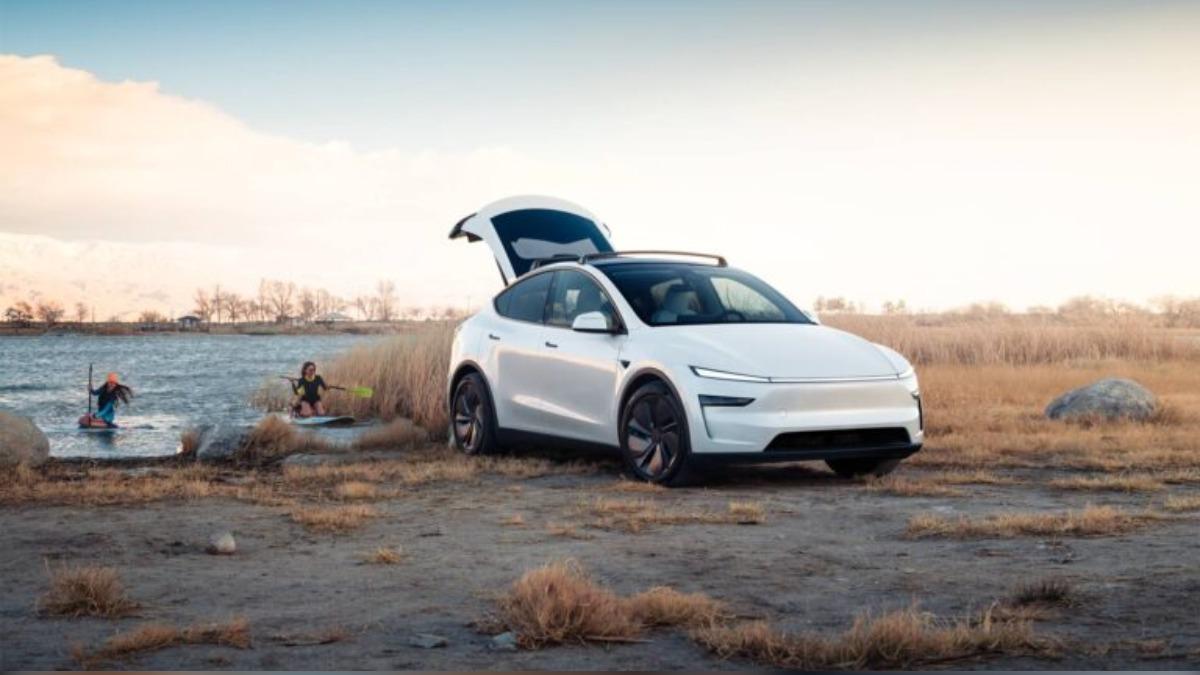 開啟Low Power Mode低耗電模式時,車輛仍會保持與雲端的連線。(圖/Tesla提供)