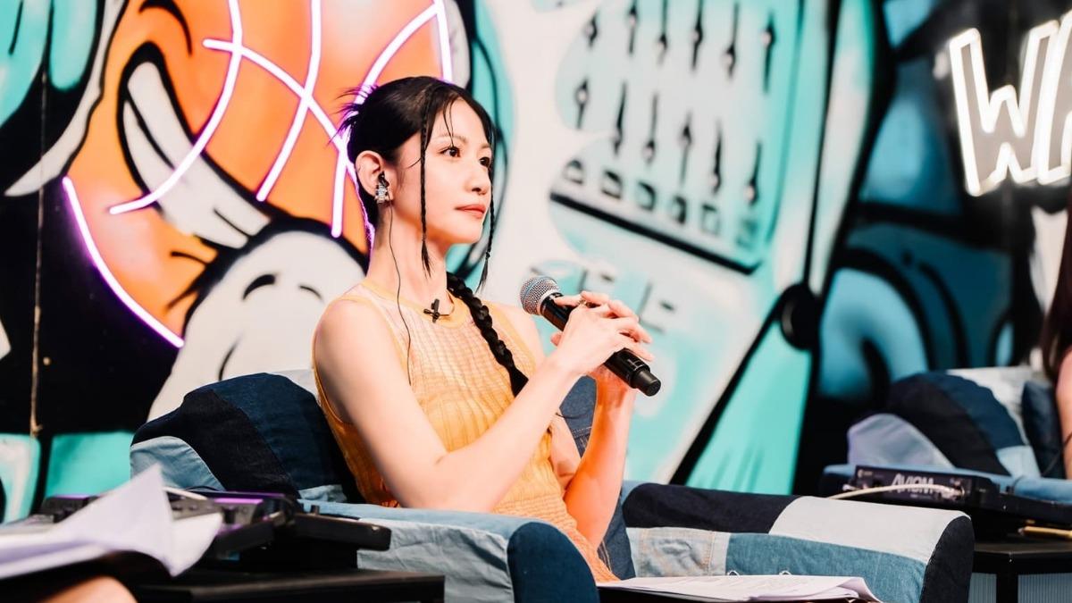 李千娜與女兒同台。(圖/踢帕娛樂提供)