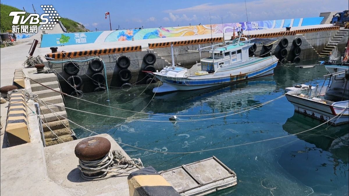 澎湖花嶼油管破裂　上萬公升柴油汙染海。(圖／TVBS)