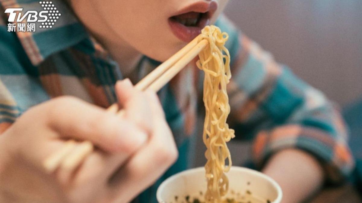 昔年薪246萬!日男退休後崩潰「吃泡麵」 專家揭背後原因