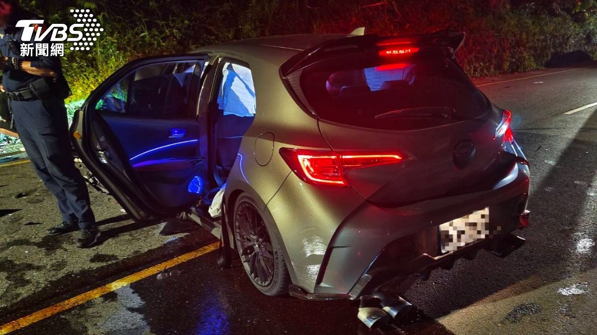 事故造成楊男車上兩名乘客重傷住院，分別是19歲陳姓男子出現顱內出血及18歲沈姓女子脾臟出血。（圖／TVBS）