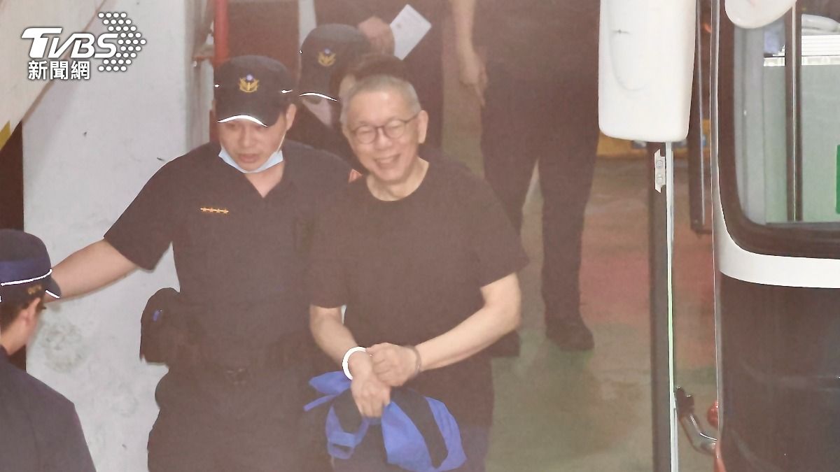 黃國昌錯過首個交保日　周玉蔻批判斷錯誤害柯文哲「繼續聞臭馬桶」