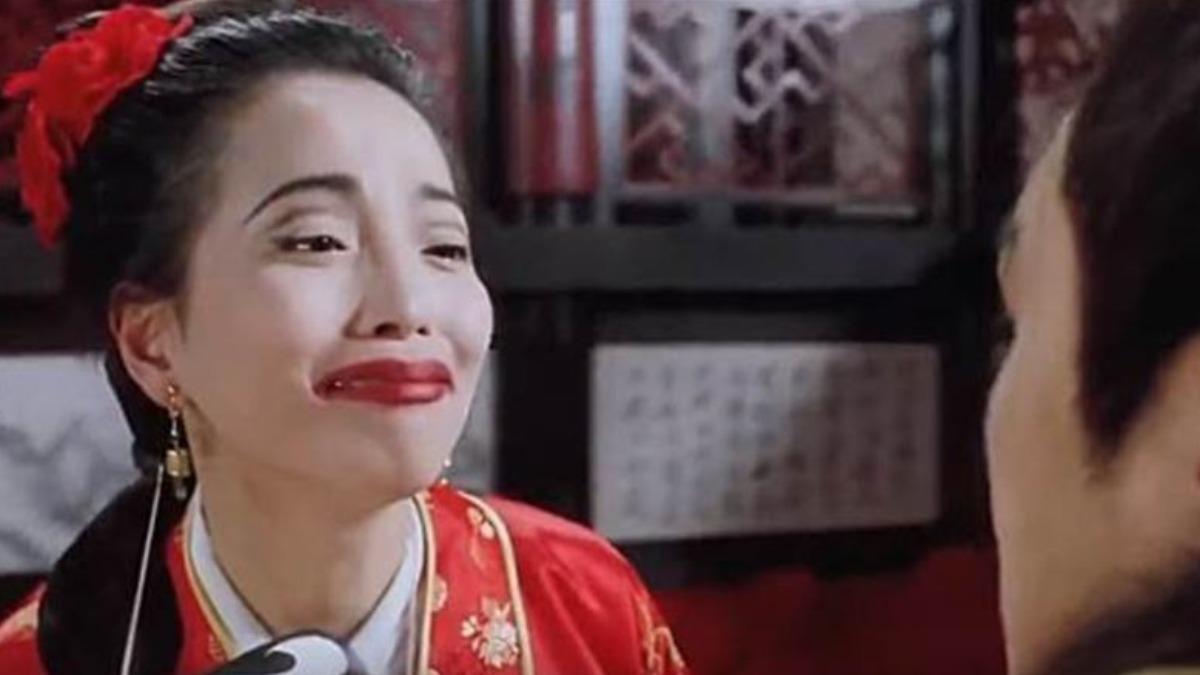 苑瓊丹在《唐伯虎點秋香》中飾演的石榴姐形象深植人心。(圖/翻攝自微博)