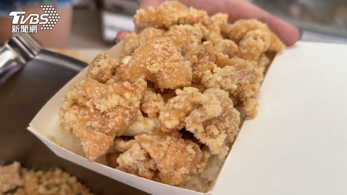爆量鹹酥雞滷肉飯便當價格佛心。(圖/TVBS)