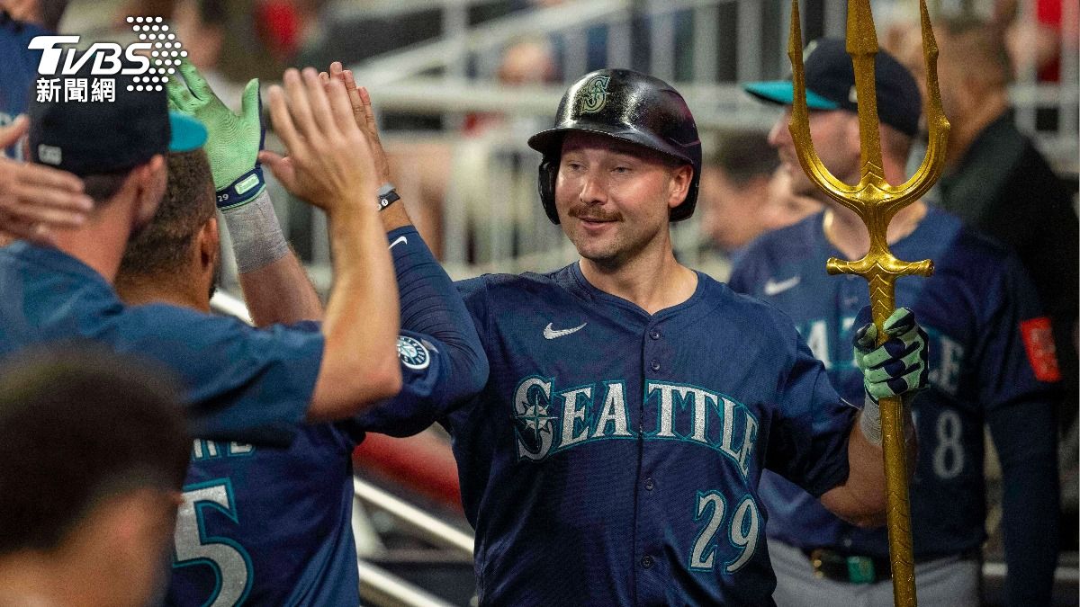 MLB/左右都能炸!水手重砲敲第52轟 悄逼近高懸64年紀錄