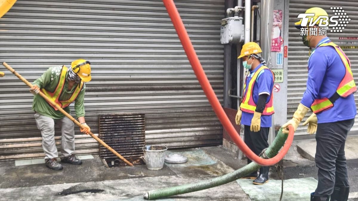 嘉義市政府積極整頓文化路夜市周邊環境,為遊客提供更舒適的消費環境。(圖/TVBS)
