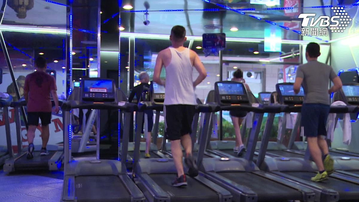 健身房業務偽造簽名,竟稱口頭同意即可。(圖/TVBS)
