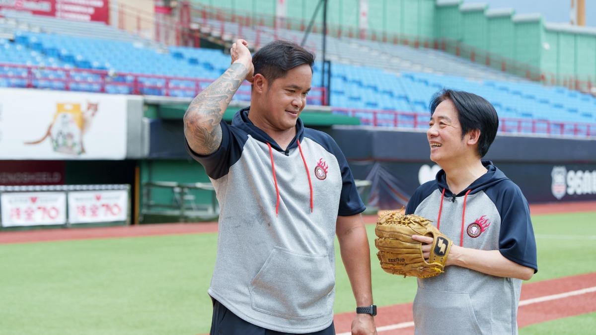 大師兄引退　賴清德曬「同框林智勝」：謝謝你點燃球迷熱血