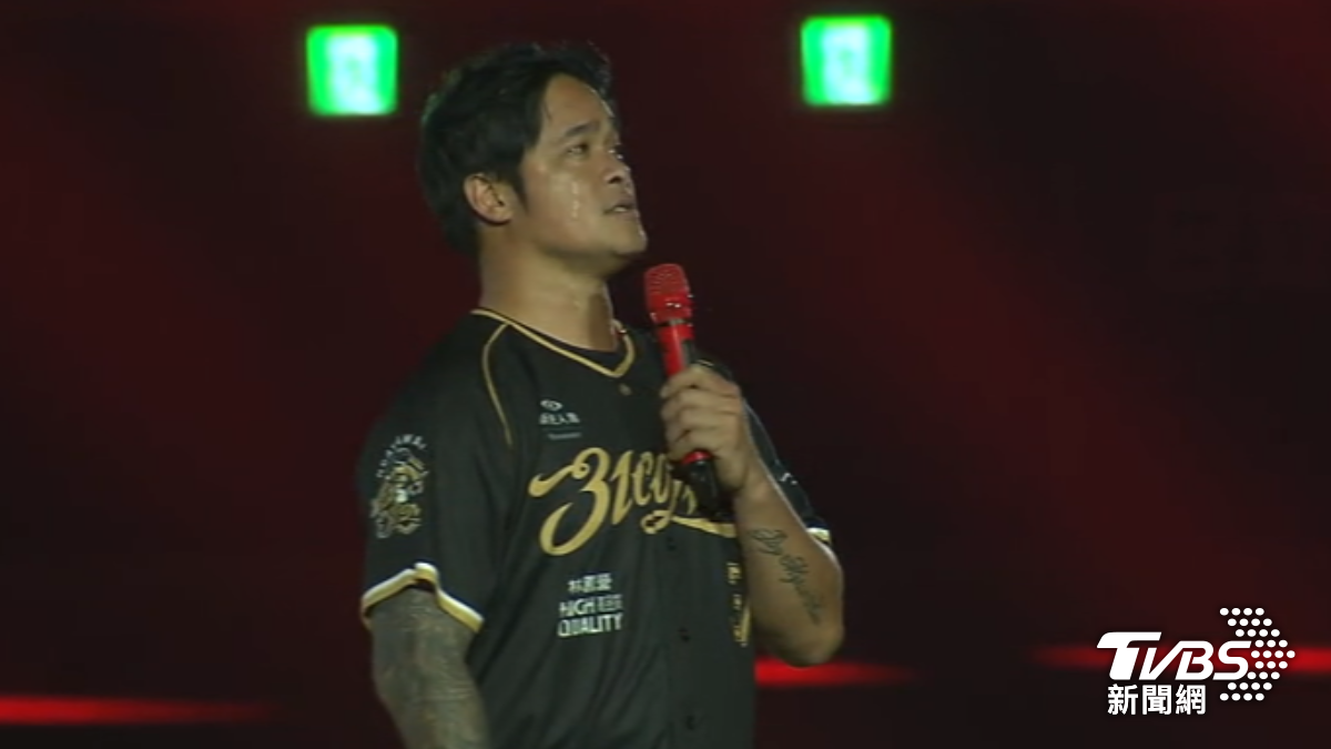林智勝引退致詞淚灑大巨蛋。(圖/TVBS)