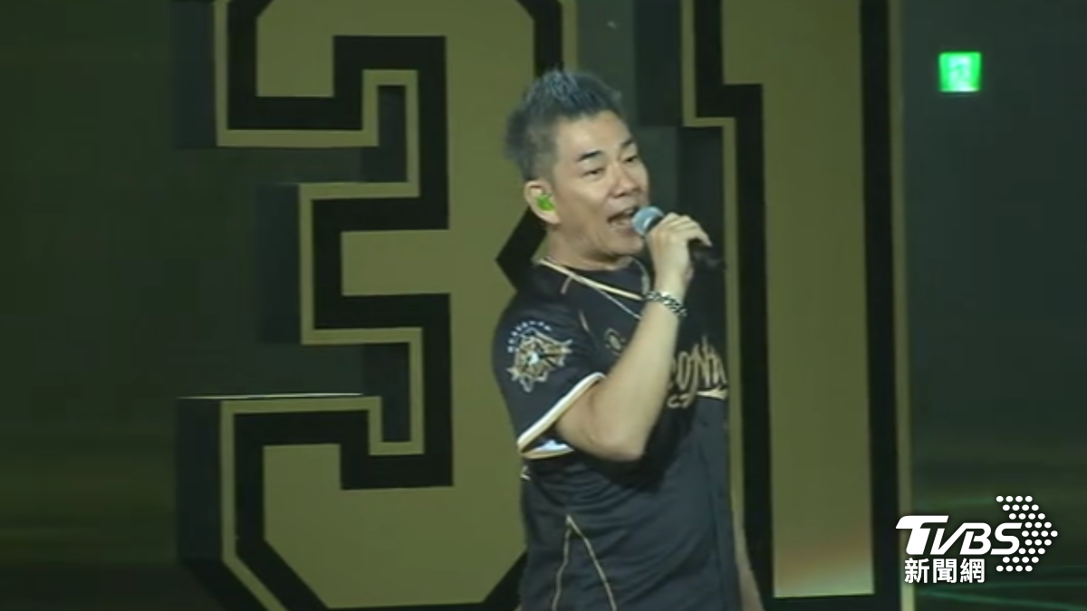 任賢齊壓軸開唱。(圖/TVBS)