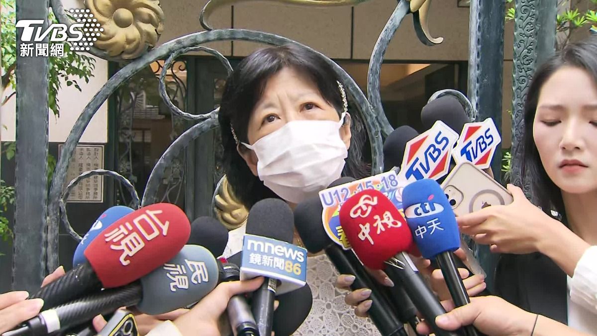 出門替柯文哲辦保 陳佩琪曝「一年折磨」:先生需要安全環境面對官司