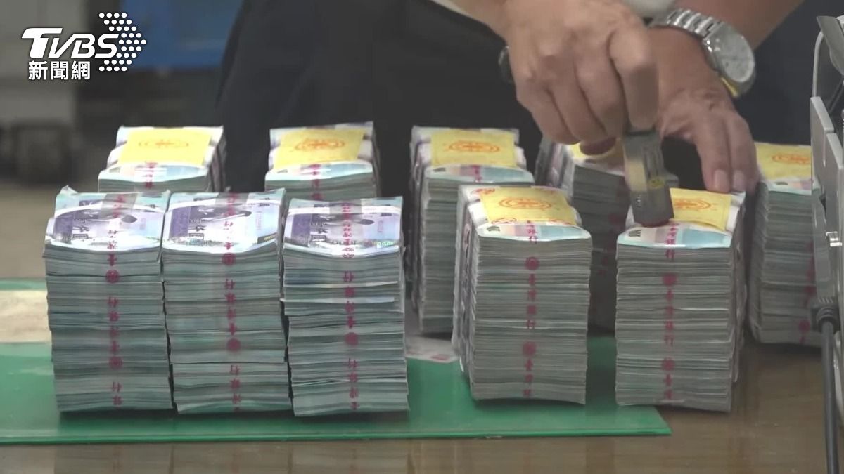 柯文哲同意陳佩琪辦保!「1千萬匯款+1千萬現金」她曝:全是柯家人的