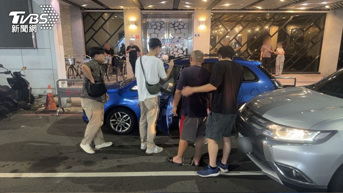 情侶吵架!女趴引擎蓋阻男友離開 他狠踩油門拖行輾斃遭收押