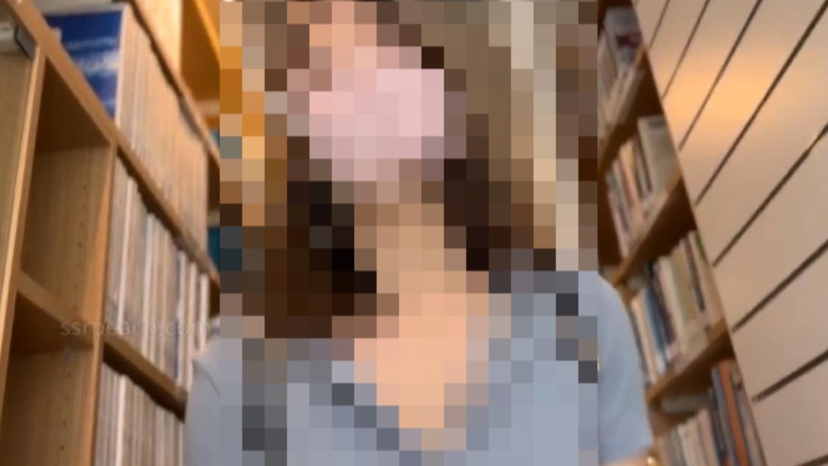 高雄總圖淪色情片場!女網黃「踩馬桶激戰」還開營利 警方出手了