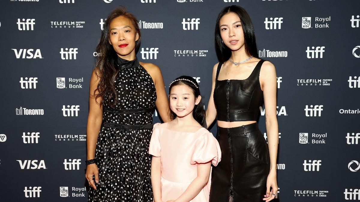 導演鄒時擎(左起)、葉子綺、馬士媛。(圖/NETFLIX提供)