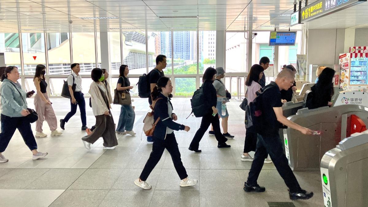 搭捷運爽中商務艙機票!中捷急尋「黃帽幸運兒」 9/30兌獎截止