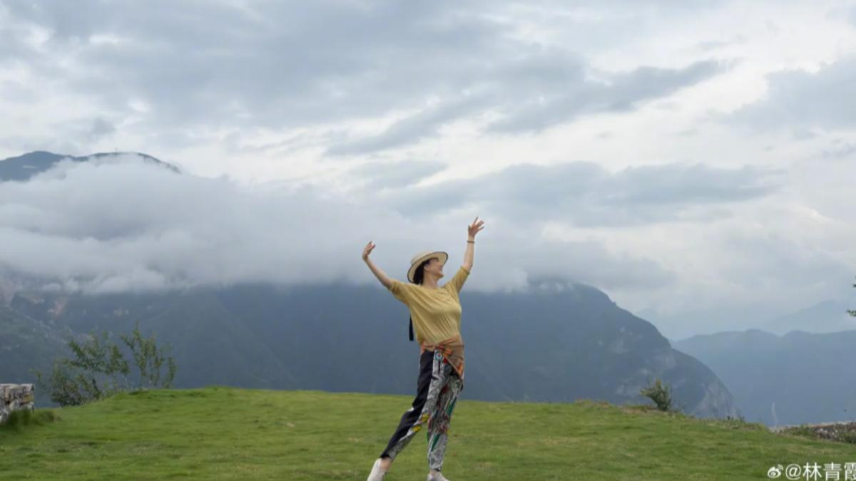 林青霞也在微博分享旅遊美照。(圖/翻攝自林青霞微博)