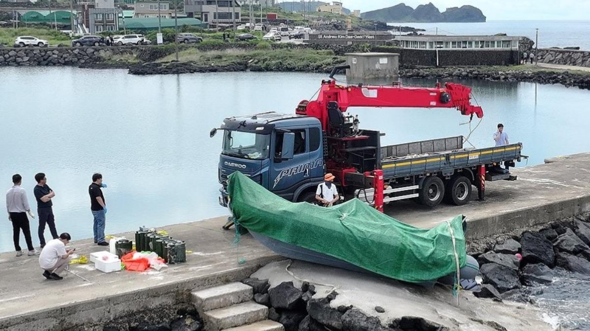 陸男乘橡皮艇「460公里偷渡」濟州島 上岸秒遭逮:我來賺錢