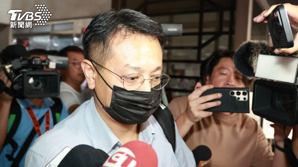 柯文哲交保後出庭,北院傳喚前台北市都委會委員徐國城作證。(圖/潘建樺攝)