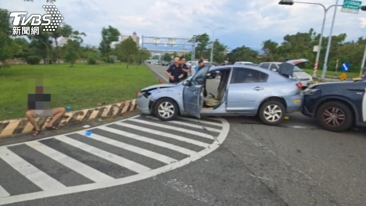 嘉義博愛路又傳槍響!嫌逃逸衝撞 警「連開12槍」火速壓制