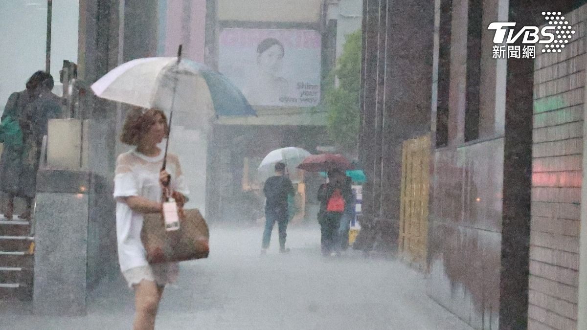 天氣/濕熱雷雨炸1週!1地區「清晨就變天」 入秋鋒面估這時到