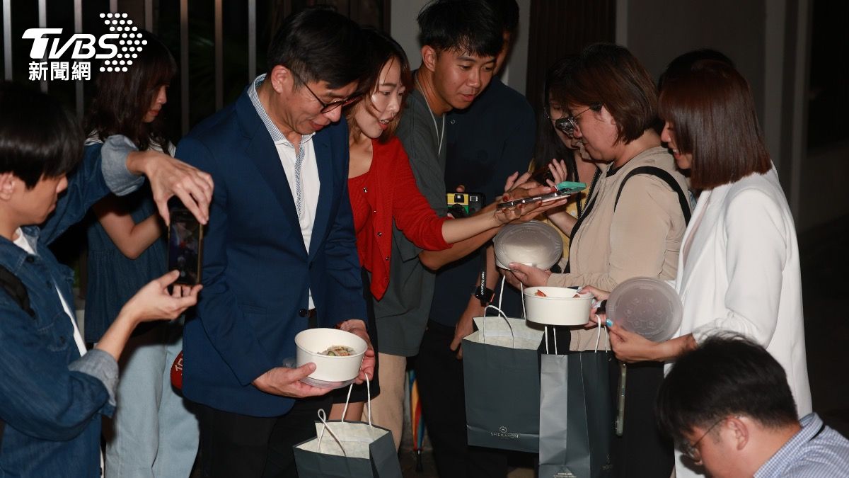 總統宴請綠委菜色曝!現場展示「壽司便當」 討論聚焦民生議題