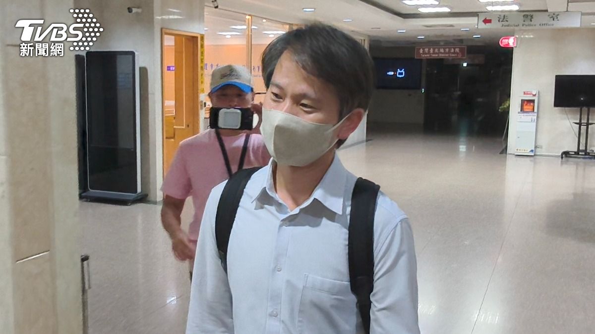 會計主管莊博勝50萬元交保，並被限制出境、出海。（圖／陳冠宇攝）