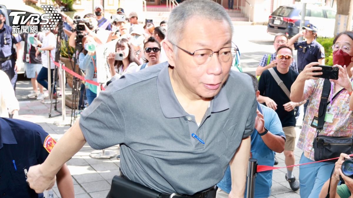 柯文哲原定今祭拜父親突取消。（圖／潘建樺攝）