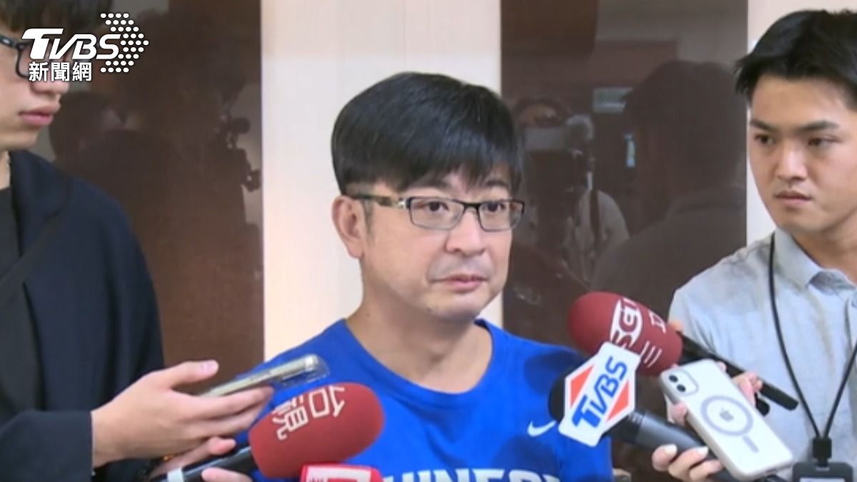 被連勝文勸退！　謝典林宣布退選國民黨主席。（圖／TVBS）