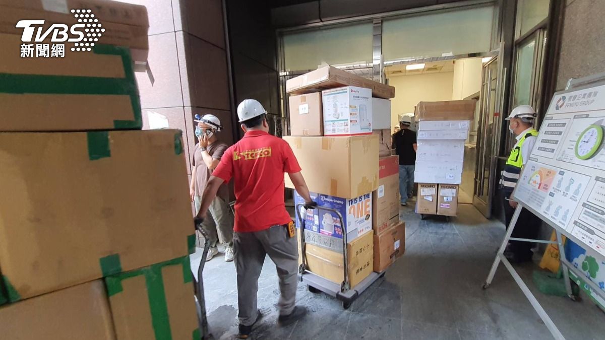 新光氣爆後210天!今開放分層進貨 櫃姐感動:已流浪半年