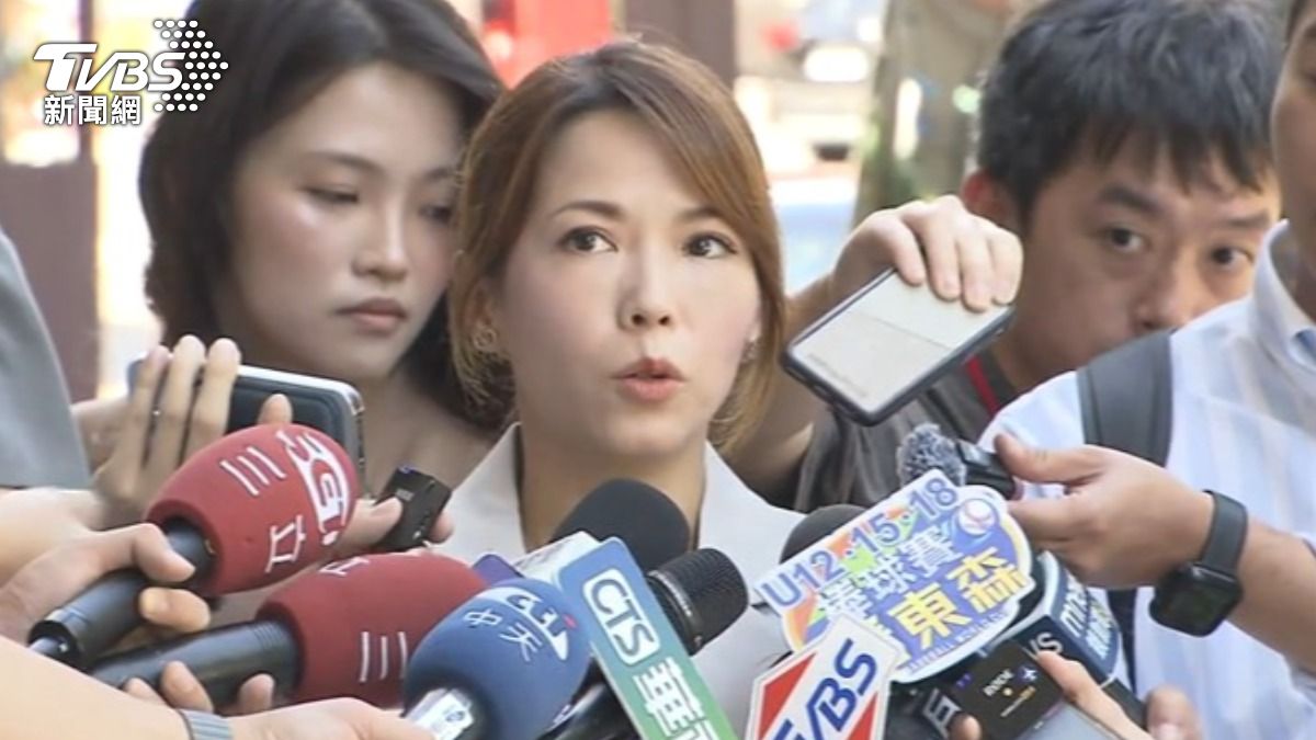 針對北檢指出,柯文哲和陳智菡同車違反規定,陳智菡表示,自己不在證人清單上。(圖/TVBS)