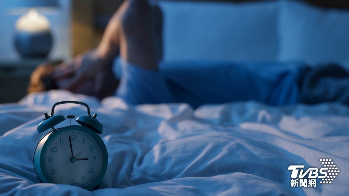 每天睡不滿7小時?研究曝「1睡眠習慣」更重要:死亡率降48%